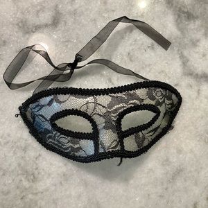 Black Lace Masquerade Halloween Mask